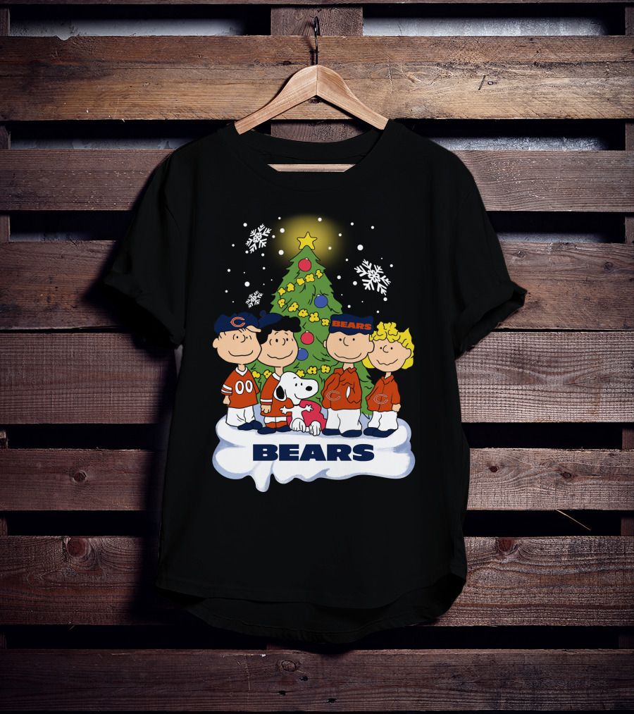 Peanuts Christmas Chicago Bears Snoopy Winter Scene T-Shirt