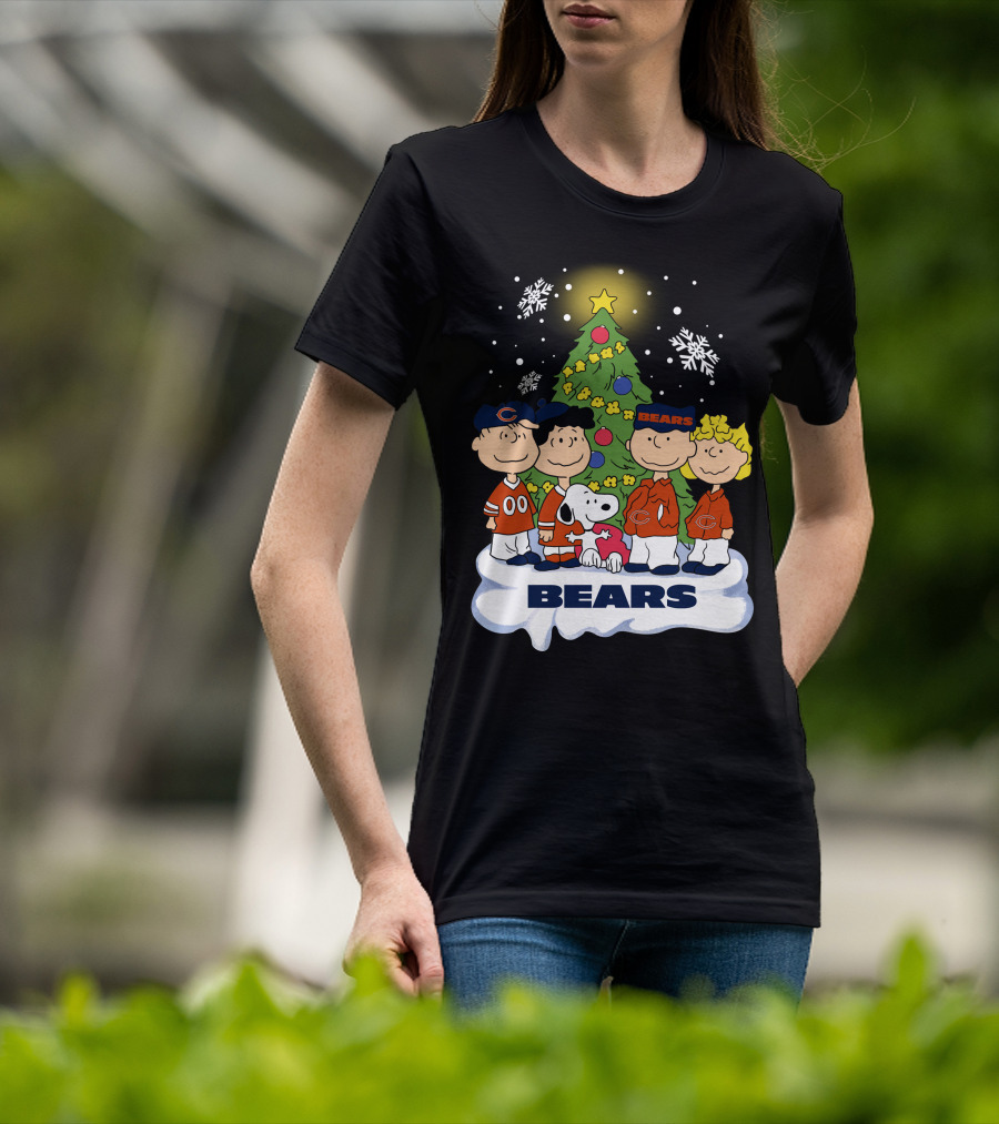 Peanuts Christmas Chicago Bears Snoopy Winter Scene T-Shirt