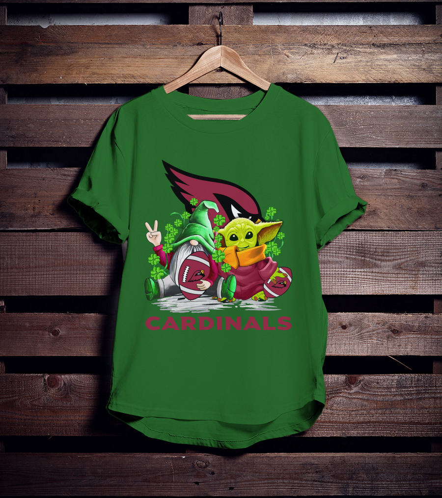Arizona Cardinals Football Patrick's Day Gnome And Baby Alien With Shamrocks T-Shirt