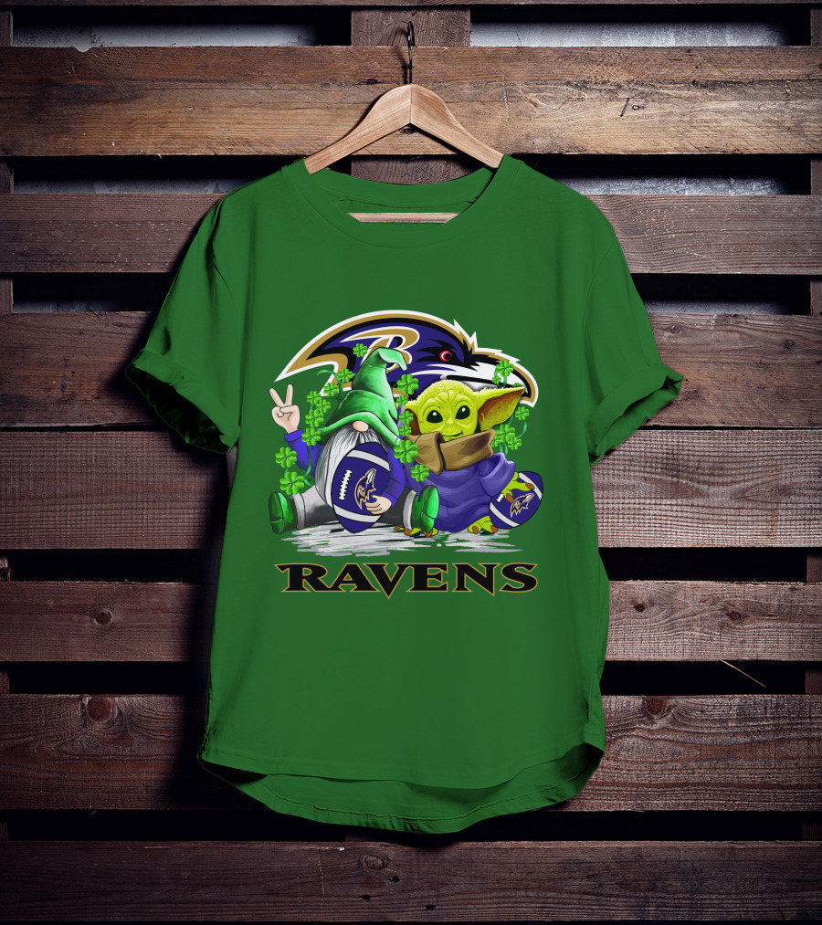 Baltimore Ravens St. Patrick's Day Football Gnome And Baby Alien With Shamrocks T-Shirt