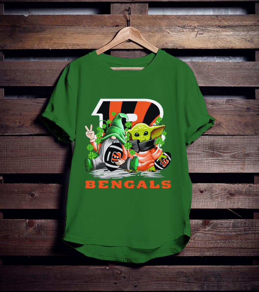 Cincinnati Bengals St. Patrick's Day Gnome And Baby Yoda Football T-Shirt