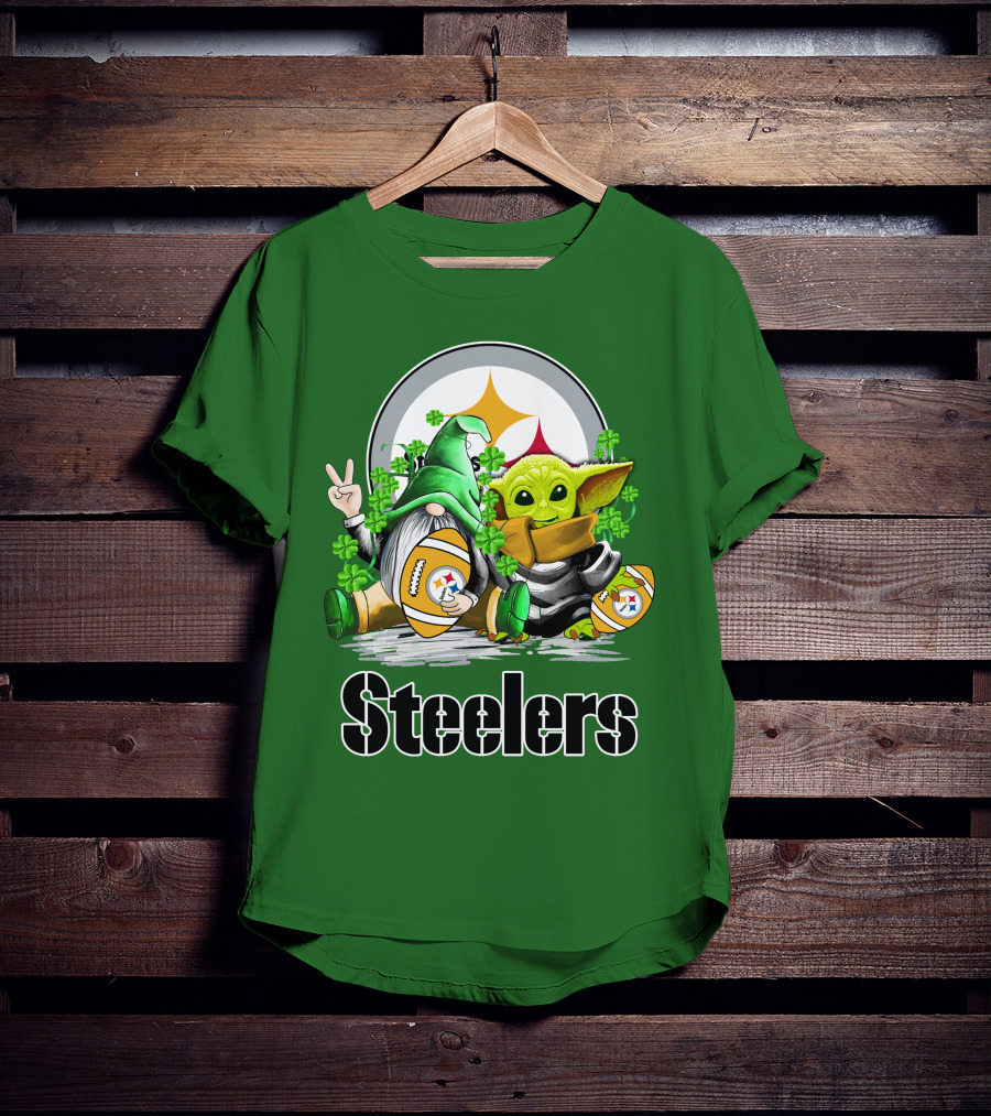 Steelers St. Patrick's Day Football Gnome And Baby Yoda With Shamrocks T-Shirt