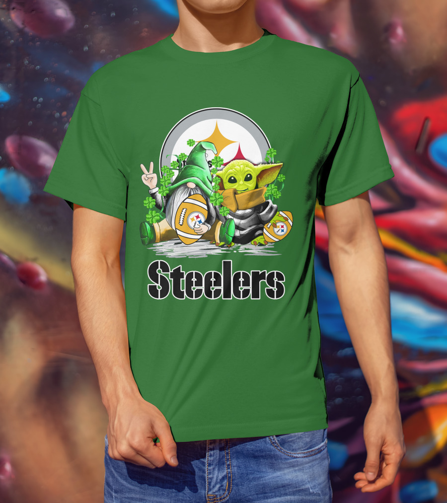 Steelers St. Patrick's Day Football Gnome And Baby Yoda With Shamrocks T-Shirt