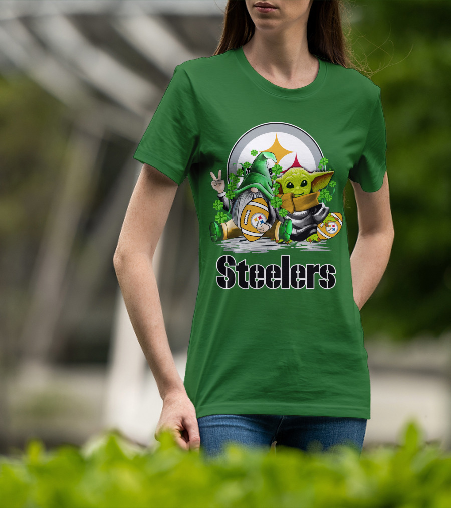 Steelers St. Patrick's Day Football Gnome And Baby Yoda With Shamrocks T-Shirt