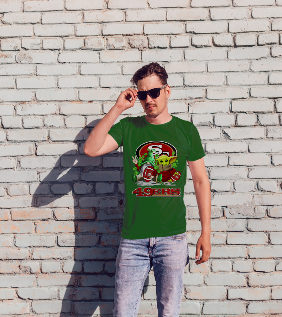 San Francisco 49ers Football St. Patrick's Day Gnome And Baby Yoda 49ers T-Shirt