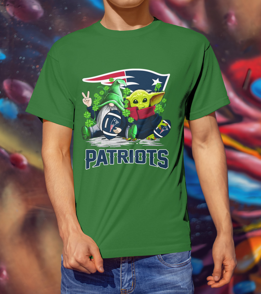 New England Patriots St. Patrick's Day Gnome And Green Alien Football T-Shirt