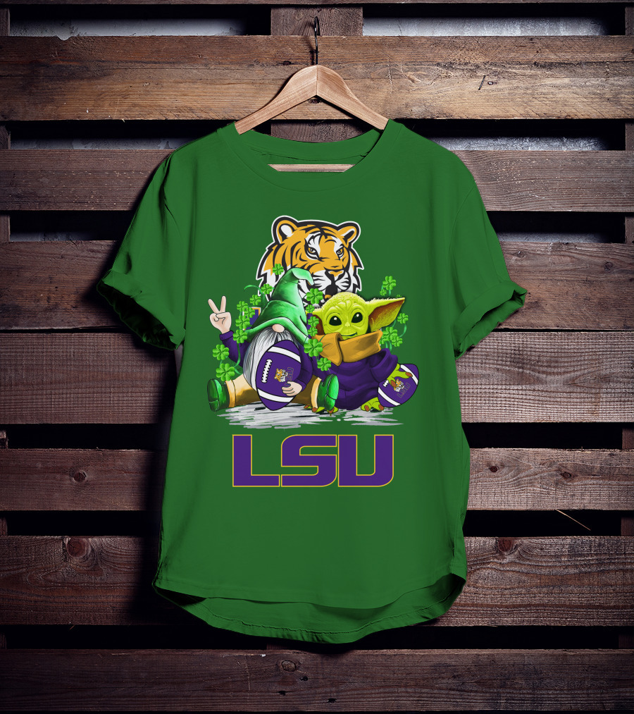 LSU Tigers Football St. Patrick's Day Gnome And Baby Alien With Shamrocks T-Shirt