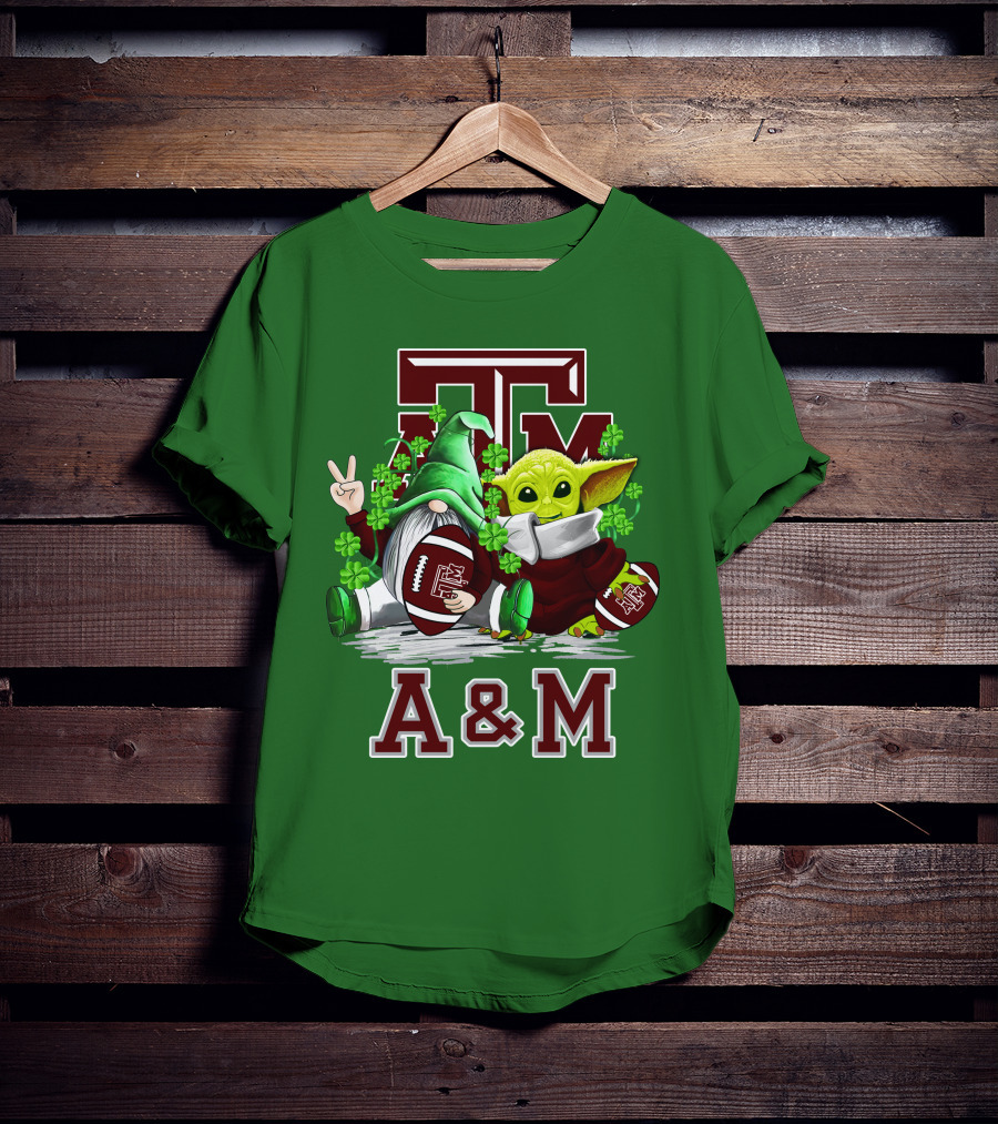 Texas A&M Aggies Football St. Patrick’s Day Gnome And Baby Alien With Shamrocks T-Shirt