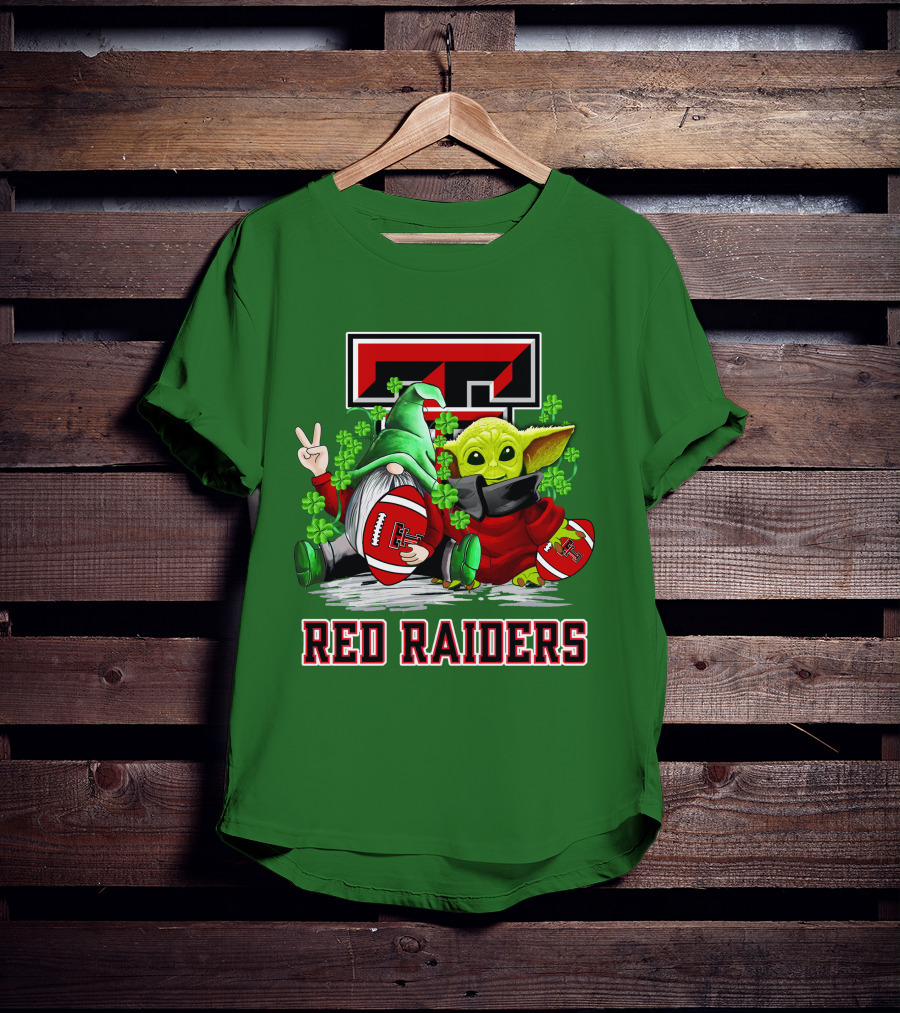 Texas Tech Red Raiders St. Patrick’s Day Football Gnome And Baby Alien With Shamrocks T-Shirt