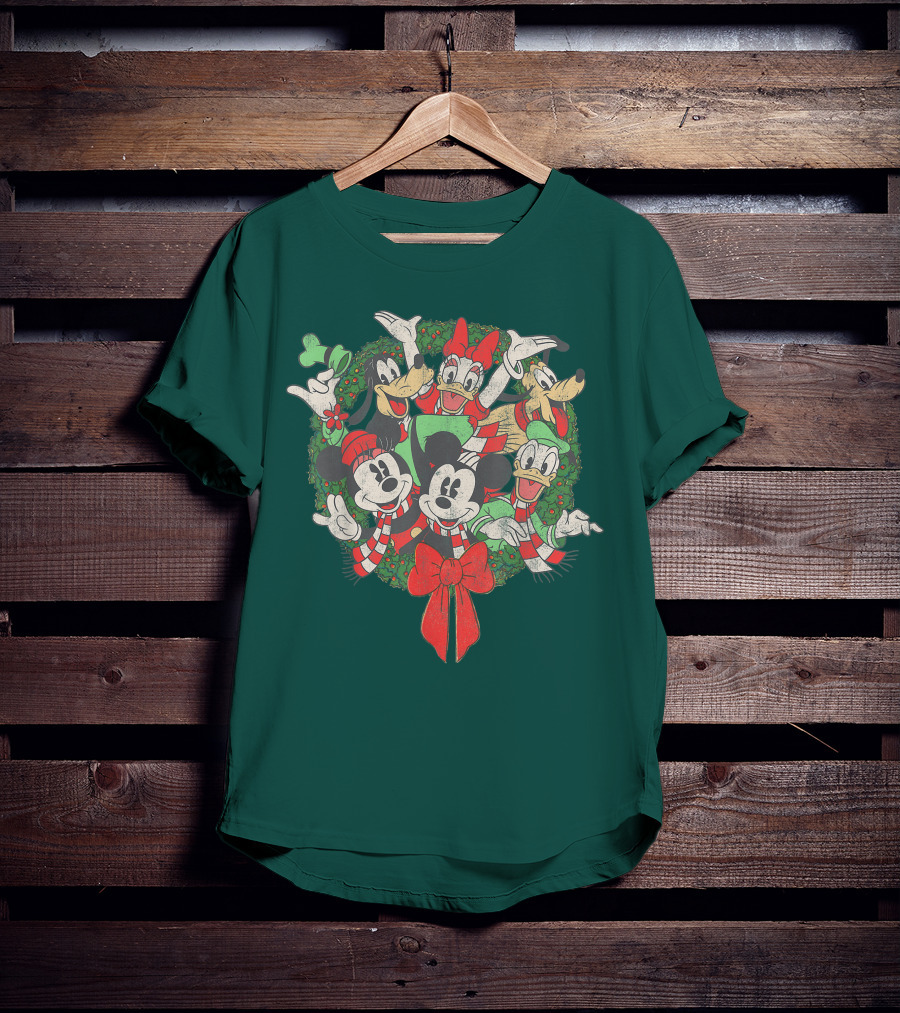 Disney Holiday Wreath Mickey Minnie Goofy Pluto Donald Christmas T-Shirt