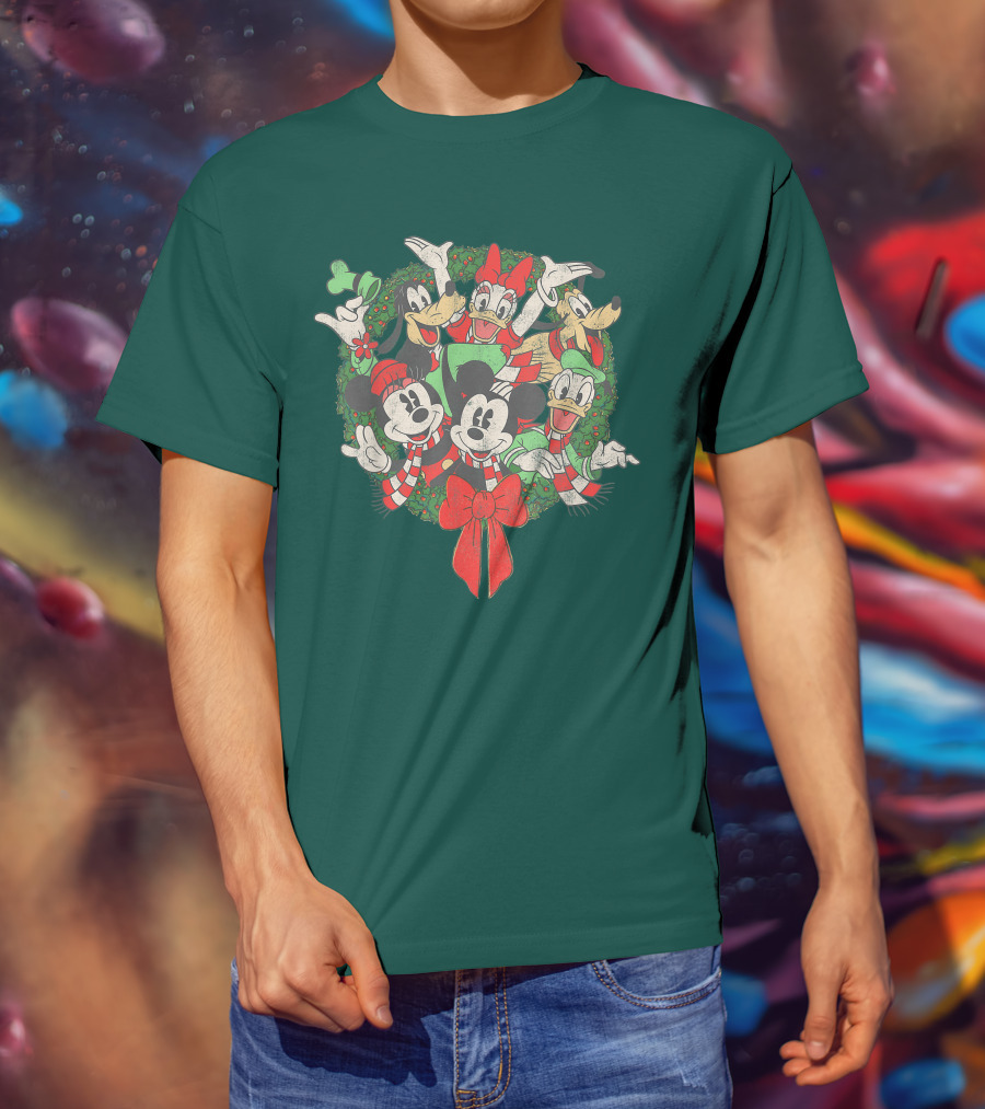 Disney Holiday Wreath Mickey Minnie Goofy Pluto Donald Christmas T-Shirt