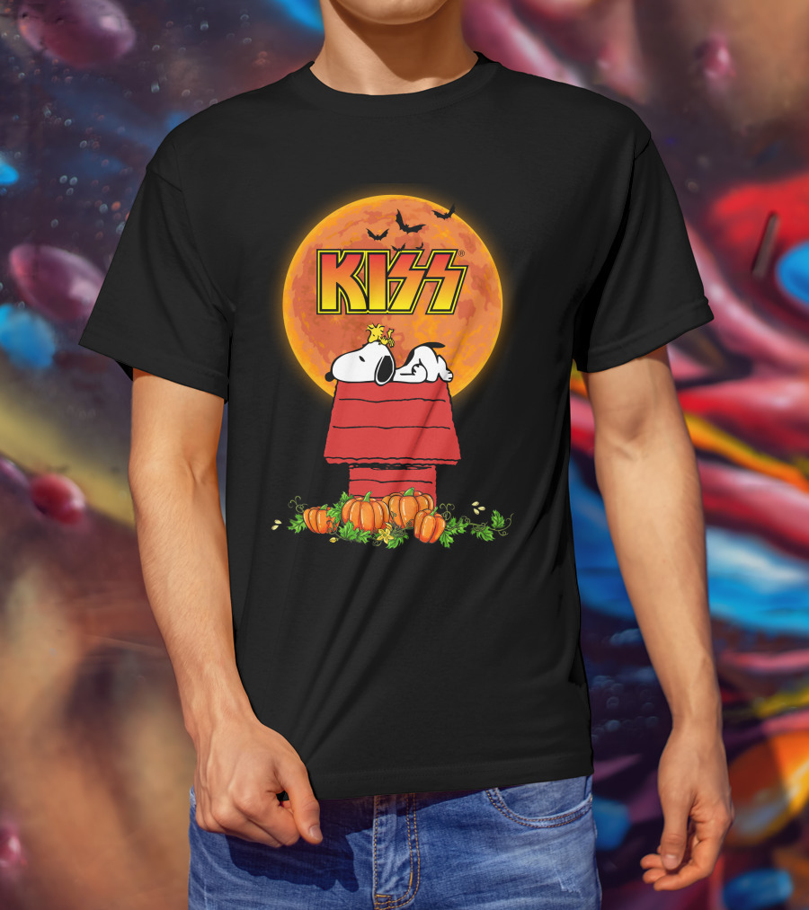 Kiss Halloween Snoopy Peanuts Moon Pumpkins T-Shirt