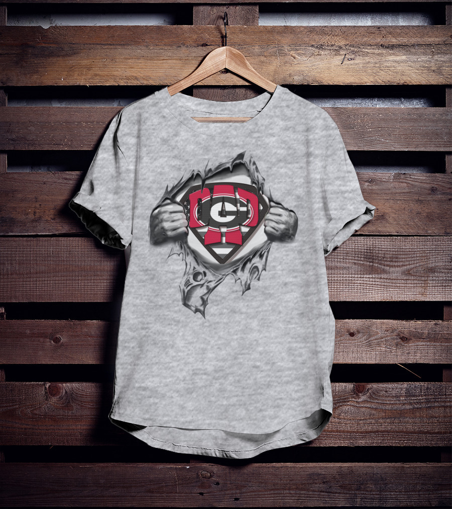 SUPERDAD Georgia Bulldogs Logo Superman Style Tear T-Shirt