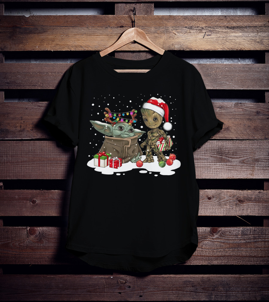Baby Groot And Baby Yoda Christmas Santa Hat Gift Exchange T-Shirt