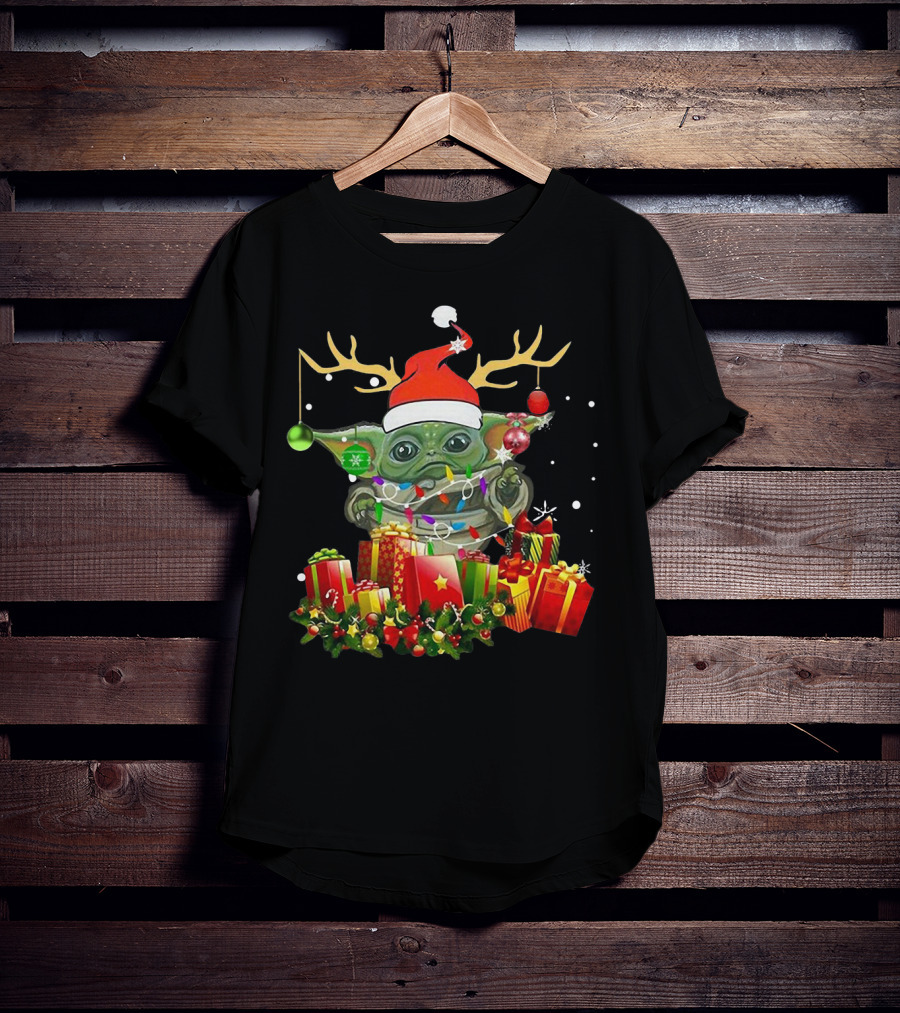 Christmas Baby Yoda Reindeer Antlers Gifts The Mandalorian T-Shirt