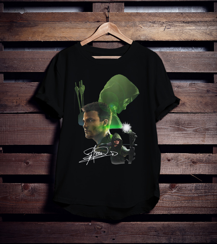 Stephen Amell Green Arrow Signed Hooded Archer Image T-Shirt