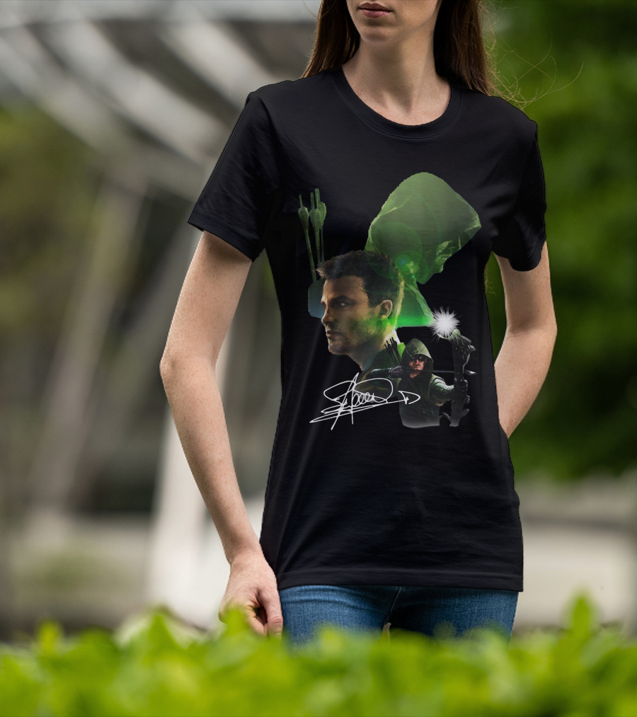 Stephen Amell Green Arrow Signed Hooded Archer Image T-Shirt