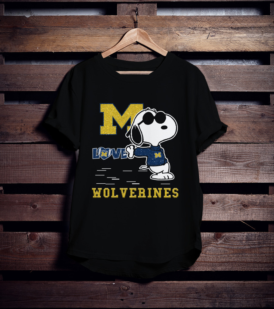 M Snoopy Love Wolverines T-Shirt
