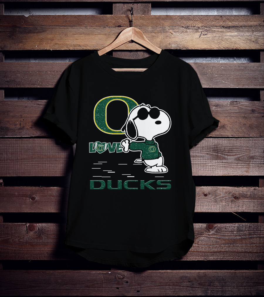 Snoopy Love Oregon Ducks Fan With Glitter Green O T-Shirt