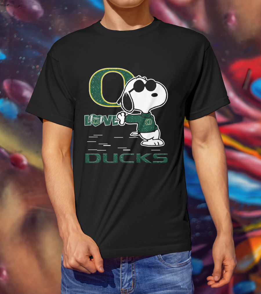 Snoopy Love Oregon Ducks Fan With Glitter Green O T-Shirt