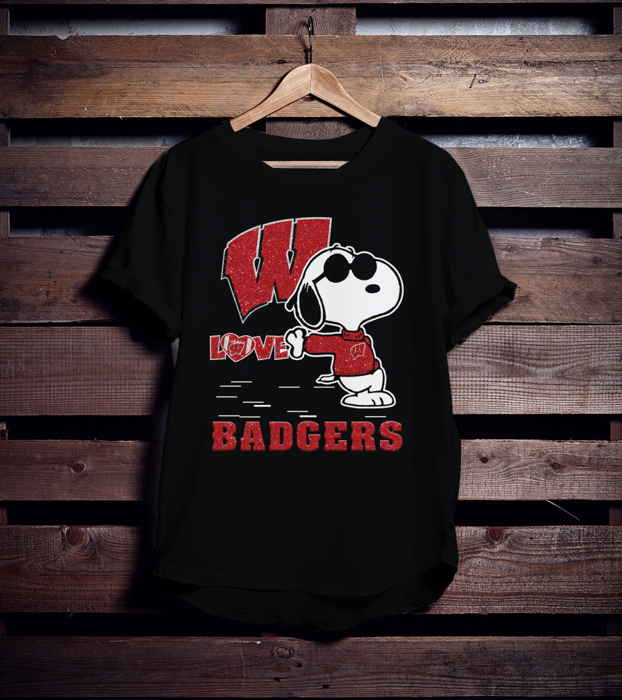 Snoopy Wisconsin Badgers Love T-Shirt