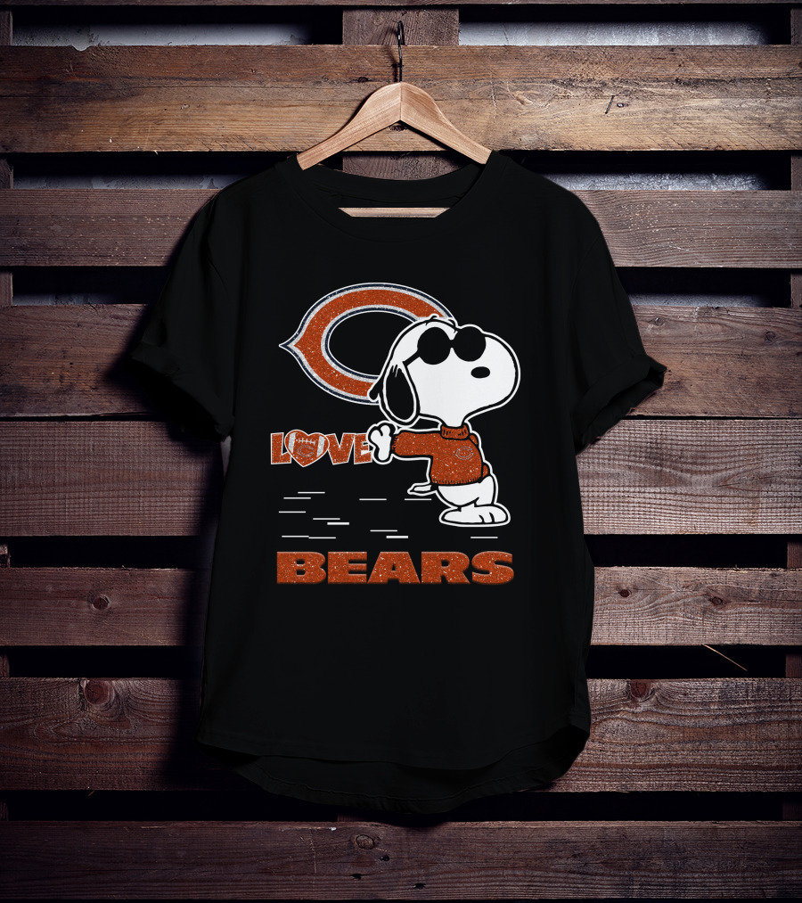 Snoopy Love Bears Chicago Football Team T-Shirt