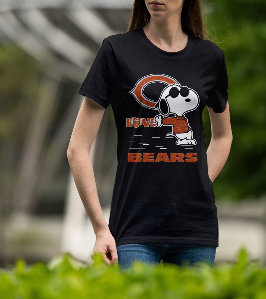 Snoopy Love Bears Chicago Football Team T-Shirt