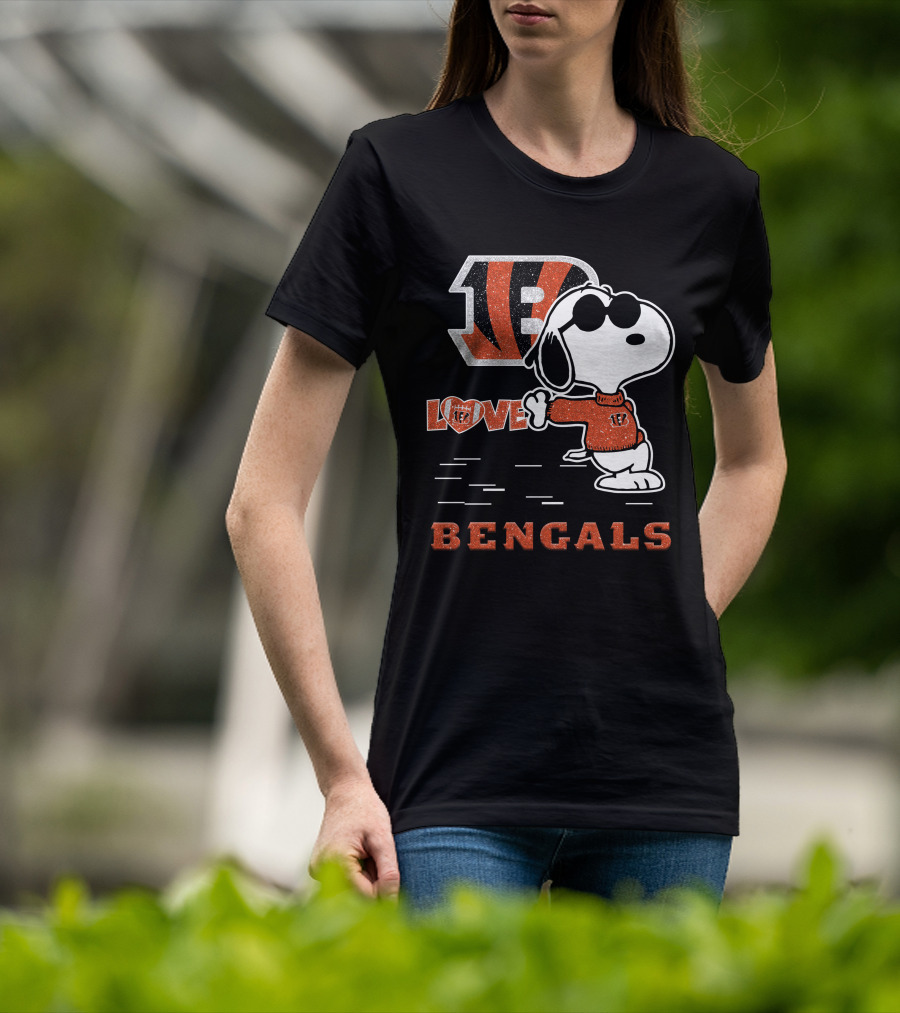 Snoopy Bengals Love Cincinnati Nfl Football Fans T-Shirt