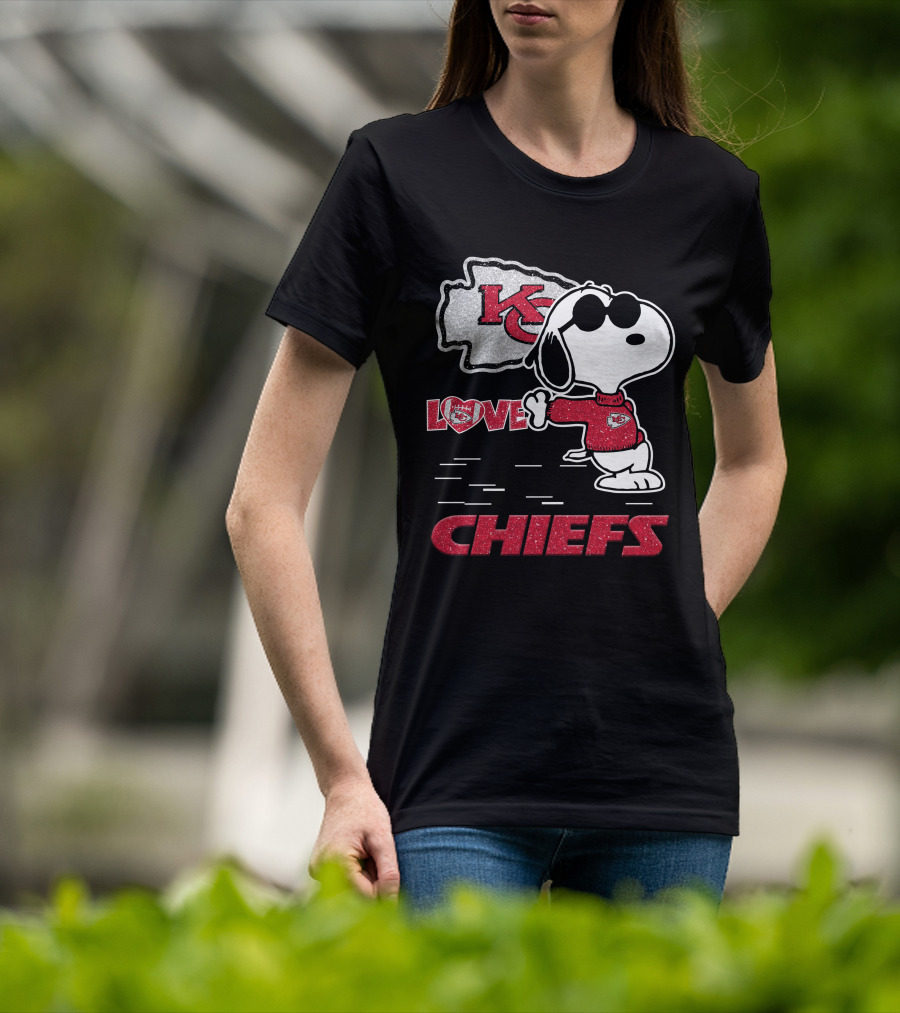 Snoopy Kansas City Chiefs Love Chiefs KC T-Shirt