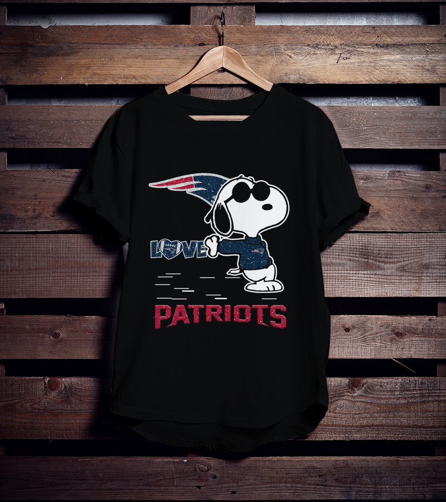 Snoopy Love Patriots New England T-Shirt