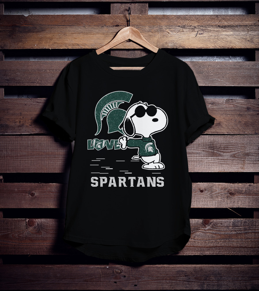 Snoopy Love Michigan State Spartans Emblem With Cool Pose T-Shirt