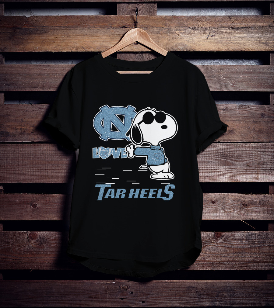 Snoopy Love North Carolina Tar Heels Peanuts Fan T-Shirt