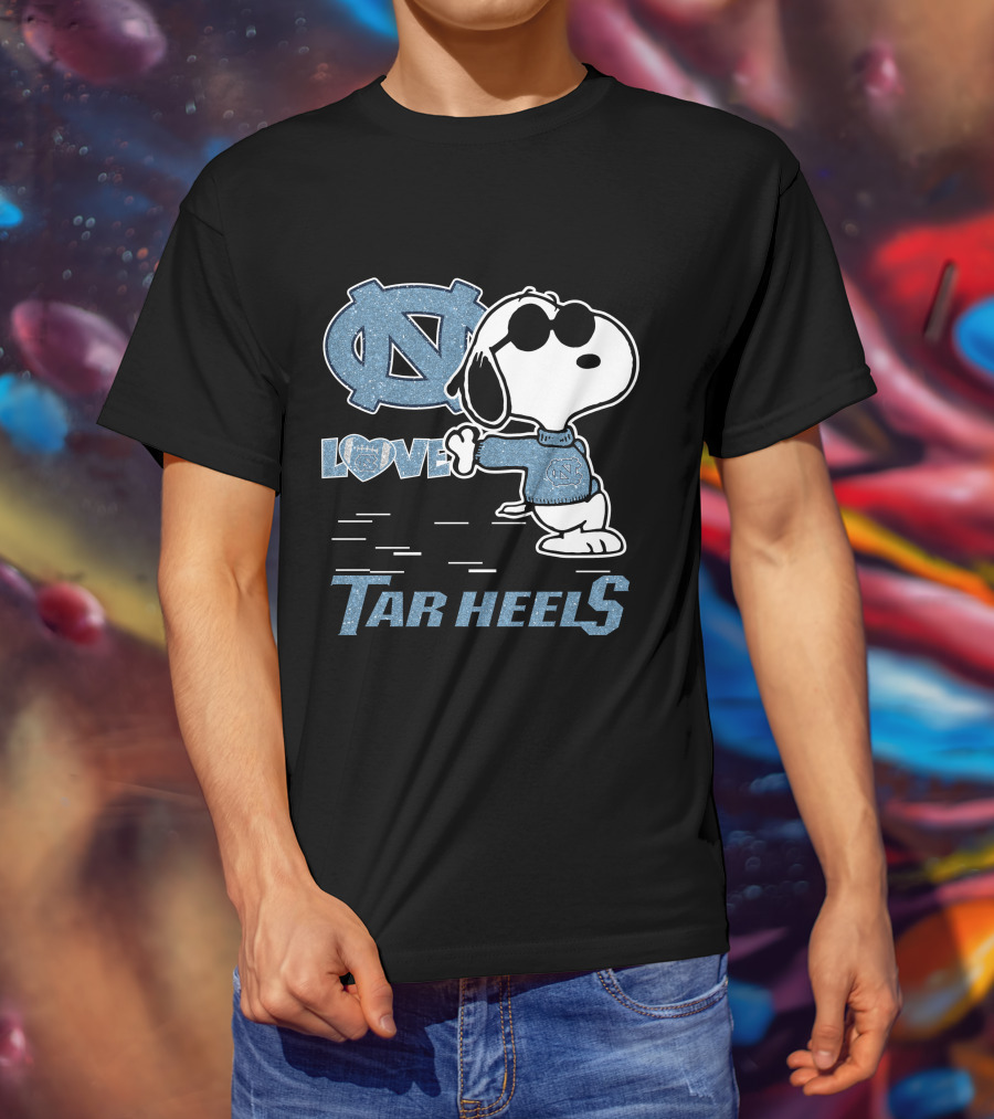 Snoopy Love North Carolina Tar Heels Peanuts Fan T-Shirt