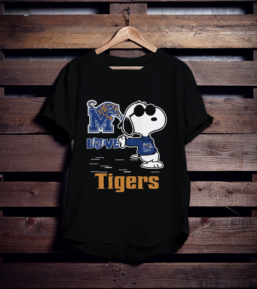 Snoopy Memphis Tigers Love T-Shirt