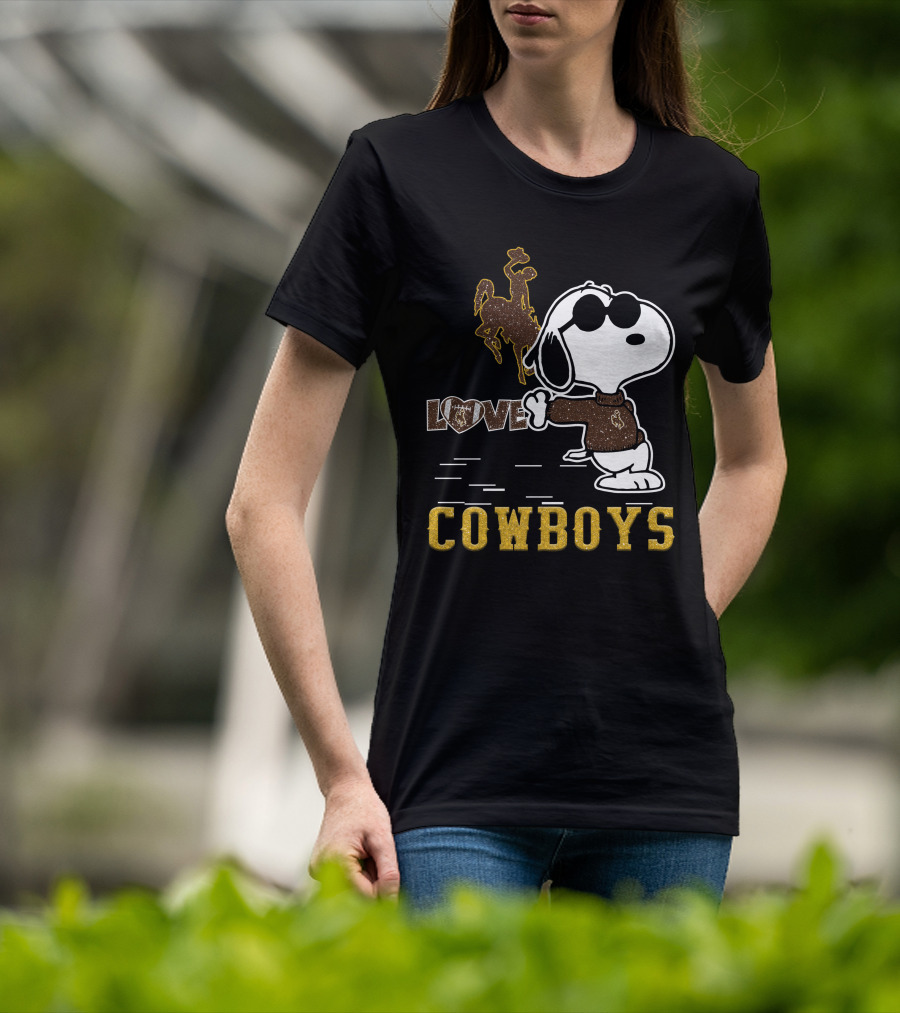 Snoopy Love Wyoming Cowboys Football Peanuts Character T-Shirt