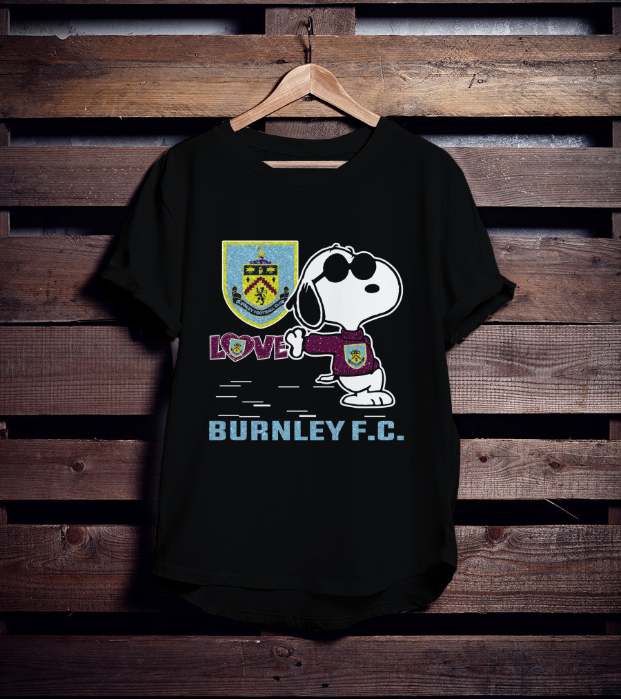 Snoopy Love Burnley F.c. T-Shirt