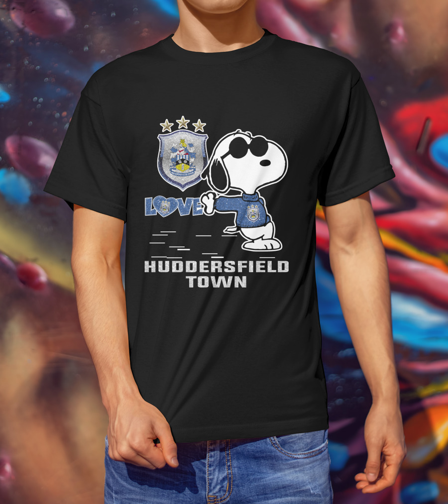 Snoopy Love Huddersfield Town Crest With Stars T-Shirt