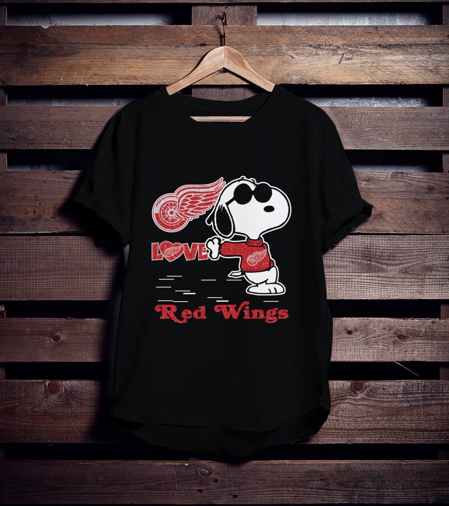 Snoopy Love Detroit Red Wings Peanuts Hockey Fan T-Shirt
