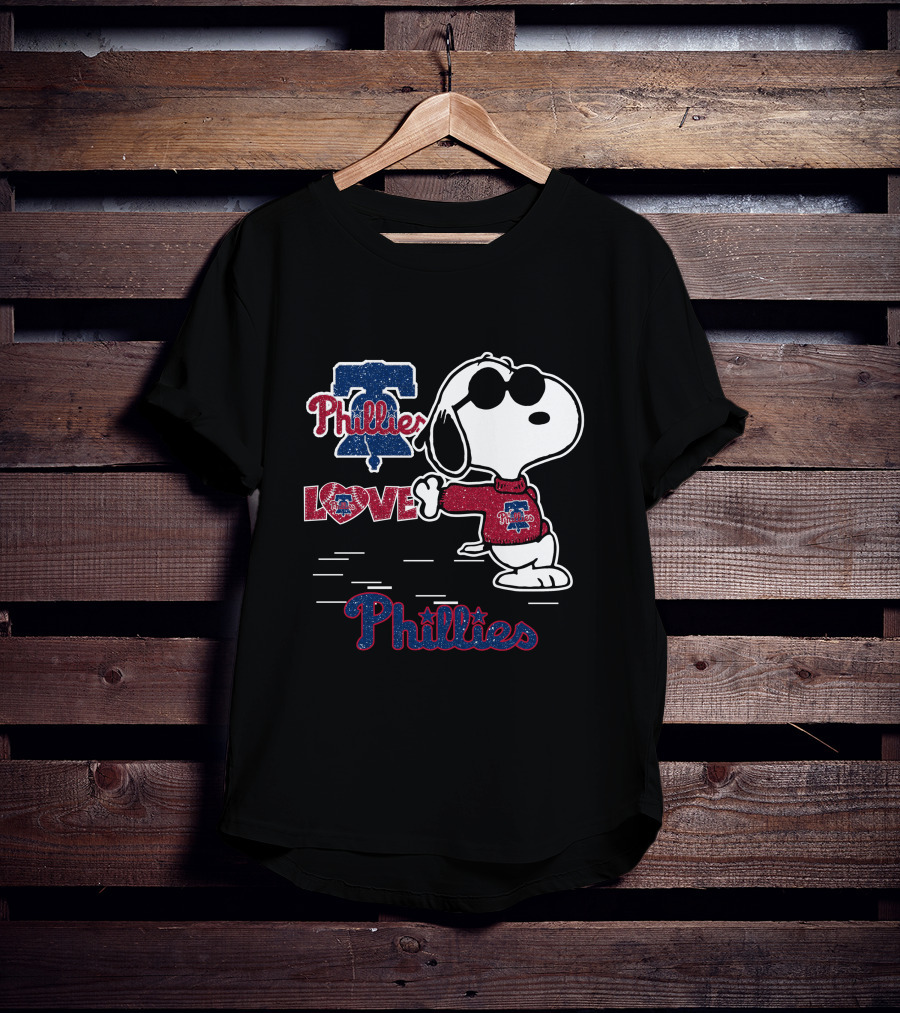 Snoopy Phillies Love Philadelphia Phillies T-Shirt