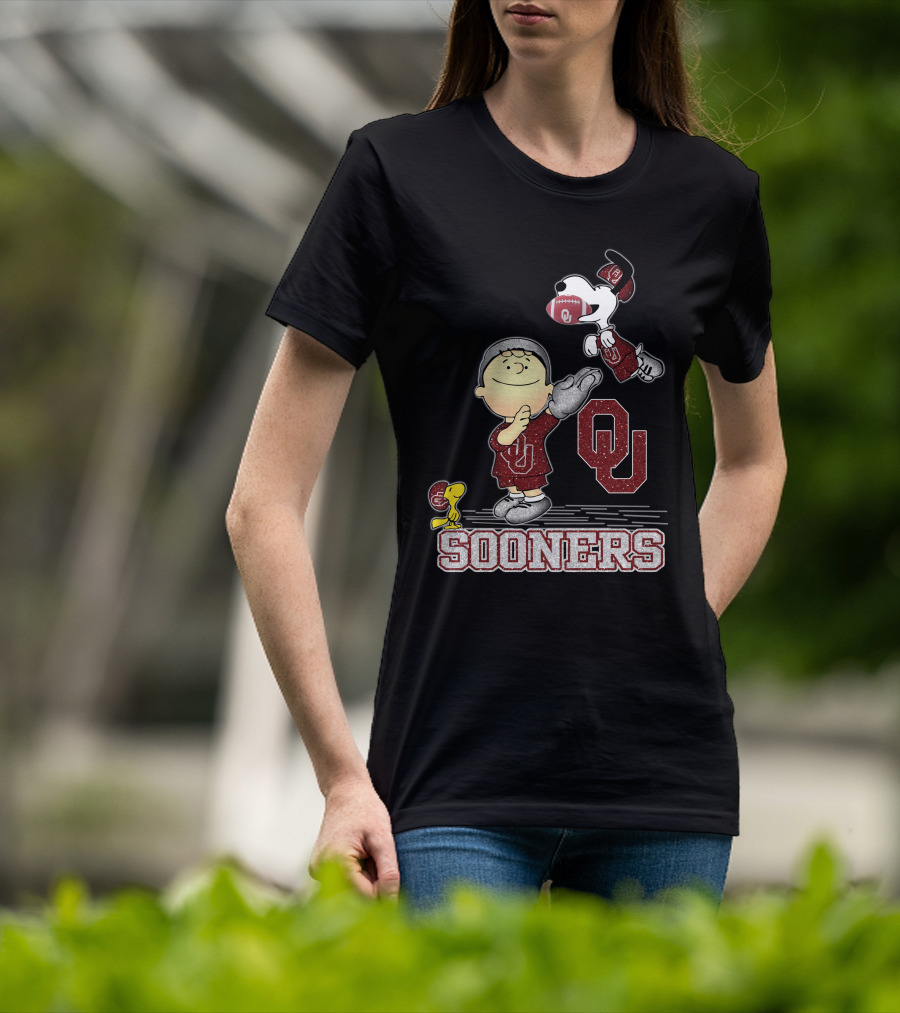 Snoopy OU Sooners Peanuts Football Fan T-Shirt