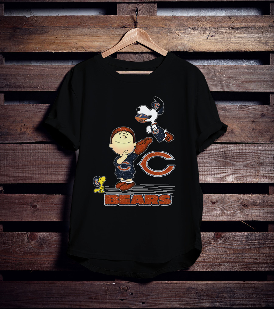 Snoopy Chicago Bears Peanuts Characters Football Enthusiasts T-Shirt
