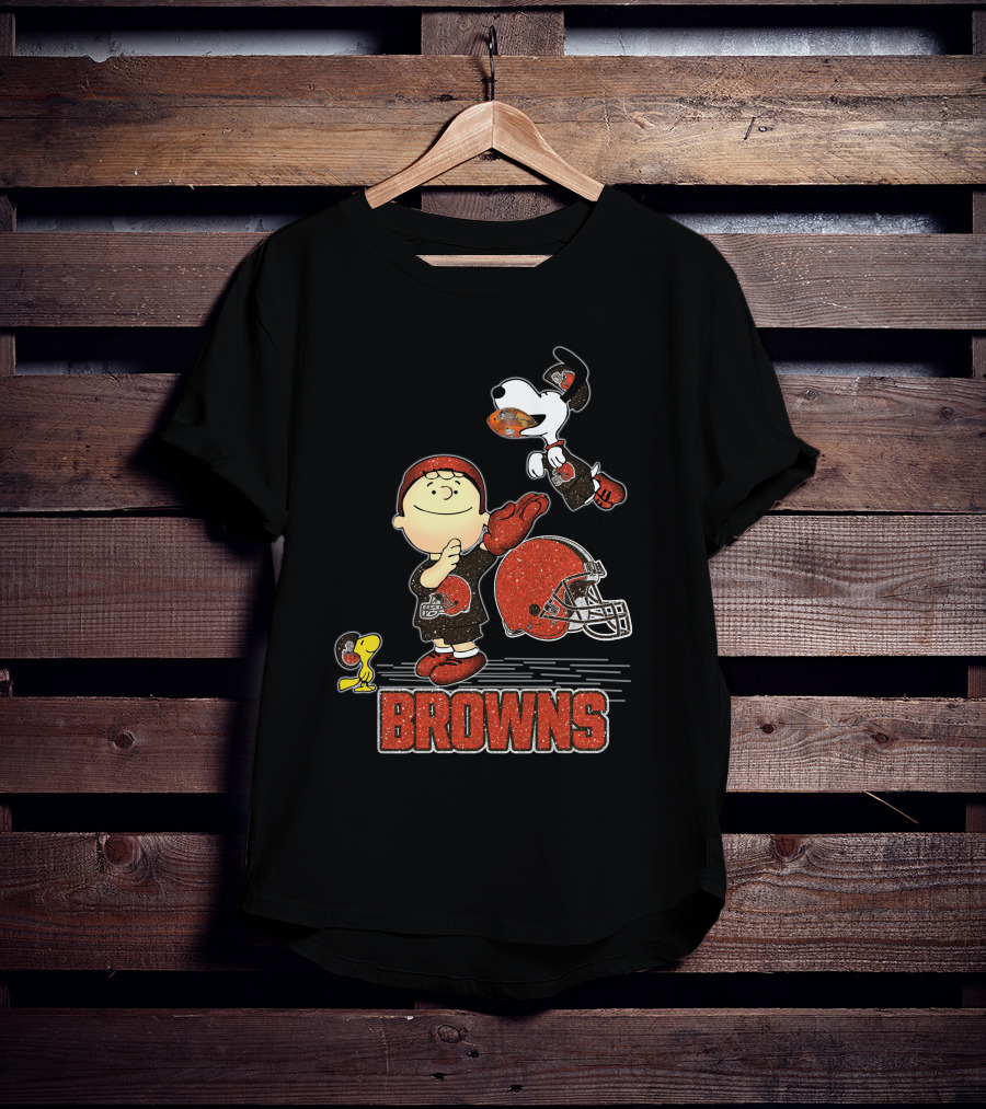 Snoopy And Friends Cleveland Browns Football Fun T-Shirt