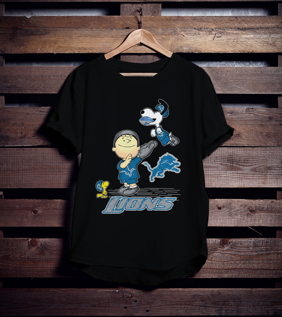 Snoopy Woodstock Charlie Brown Detroit Lions NFL Football T-Shirt
