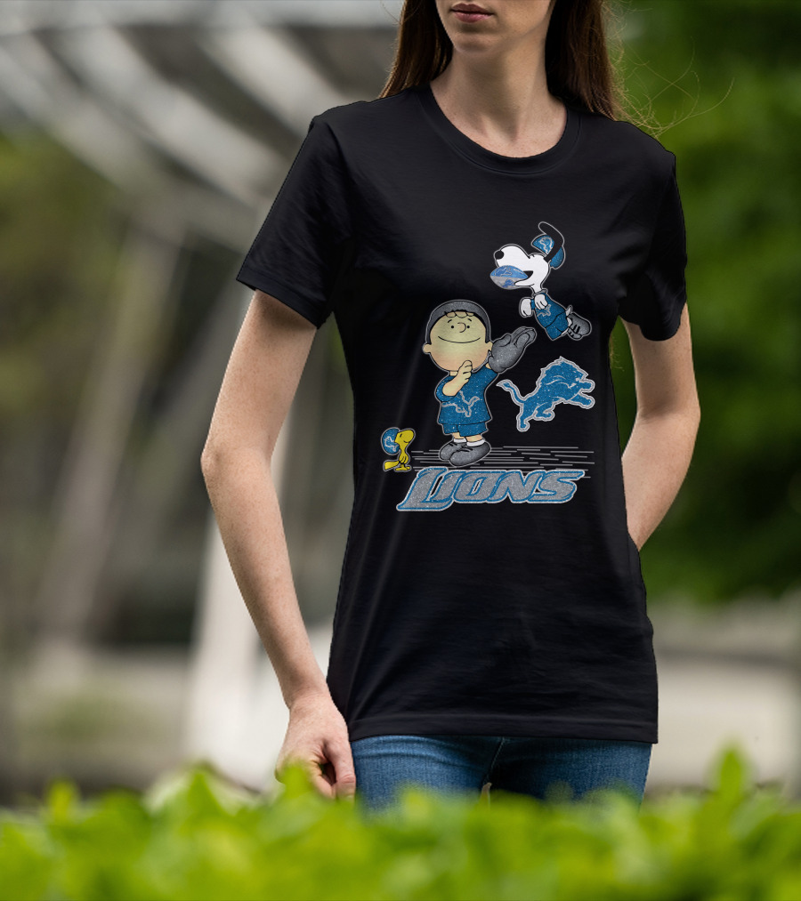 Snoopy Woodstock Charlie Brown Detroit Lions NFL Football T-Shirt