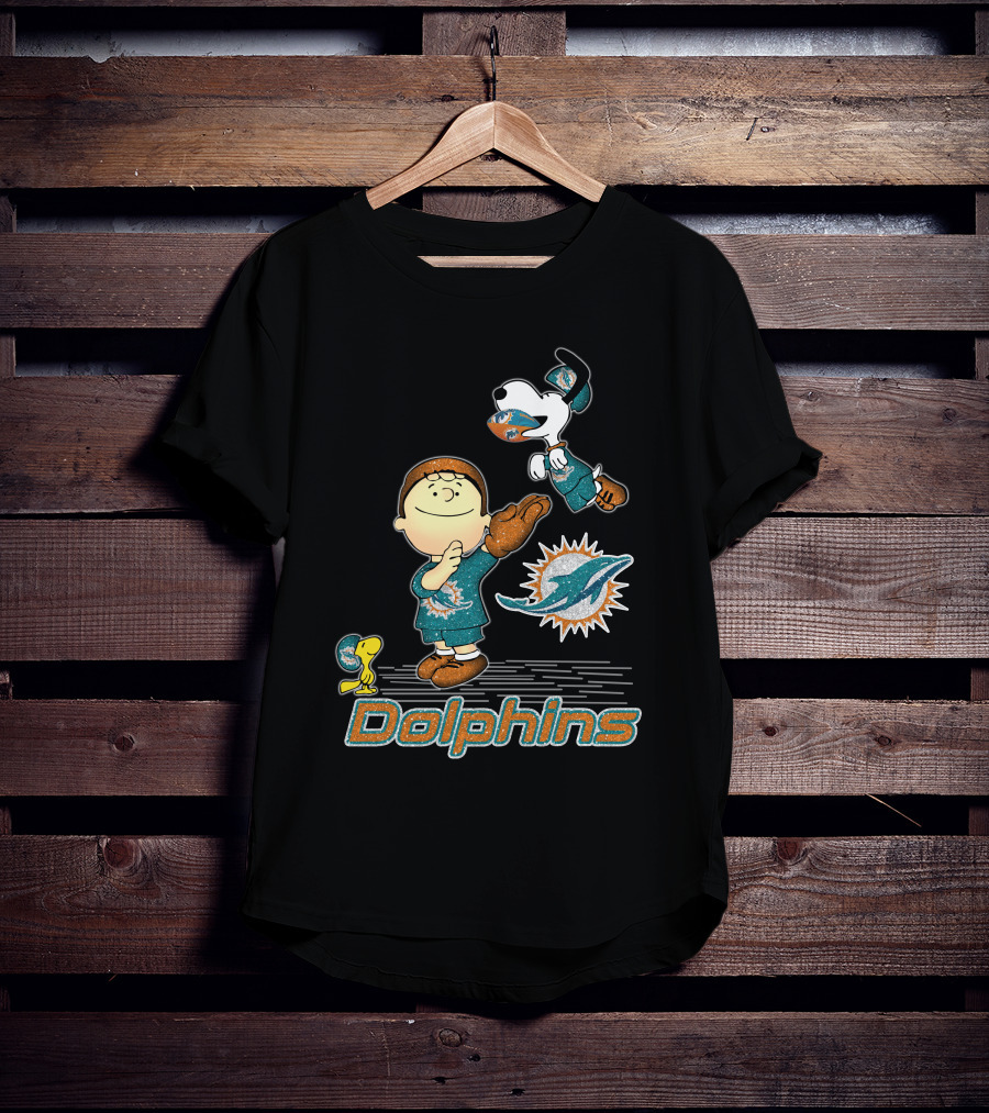 Snoopy And Woodstock Love Miami Dolphins Football T-Shirt