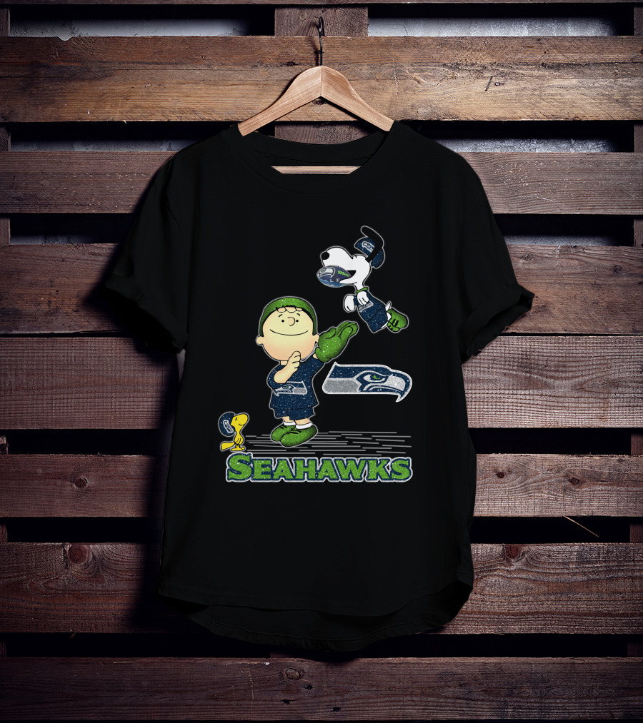 Snoopy Love Seattle Seahawks Peanuts Football Team T-Shirt