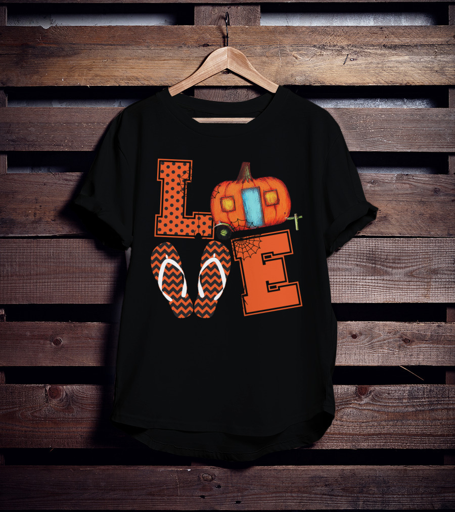 Love Halloween Camper With Pumpkin And Flip Flop T-Shirt