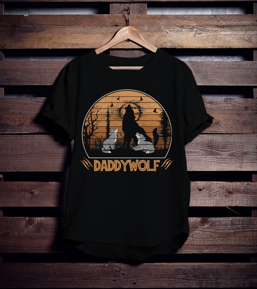 Daddy Wolf Howling At Sunset With Cubs And Vintage T-Shirt