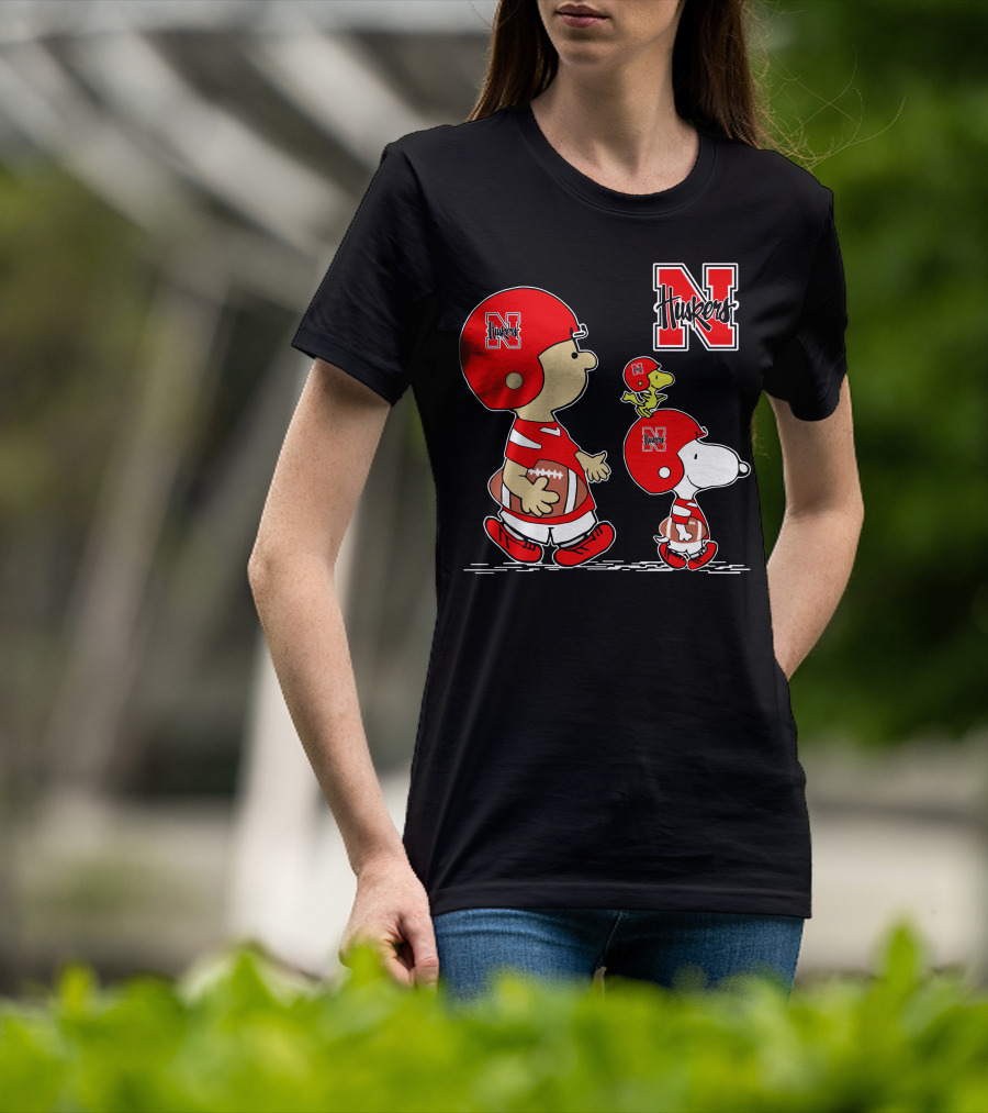 Nebraska Cornhuskers Peanuts Charlie Brown And Snoopy Football Helmets T-Shirt