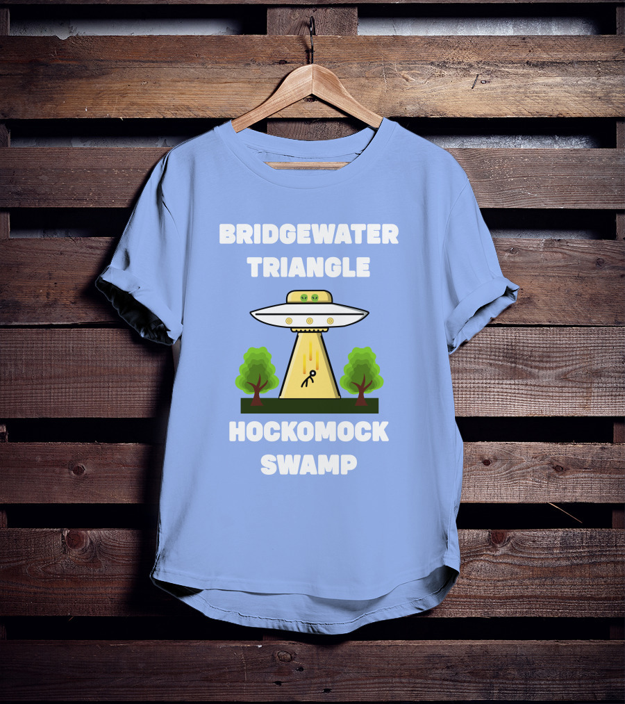 Bridgewater Triangle Hockomock Swamp UFO Alien Abduction Scene T-Shirt
